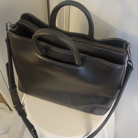 Matt&Nat Black Vegan Leather Handbag - Picture 1 of 4